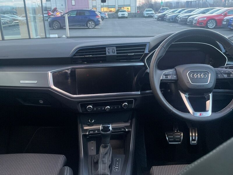 More views of Audi Q3