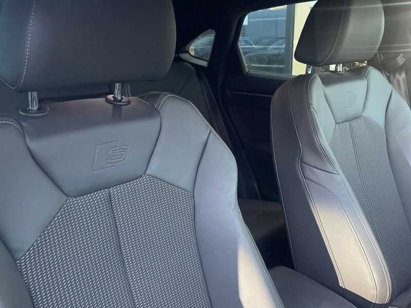 More views of Audi Q3