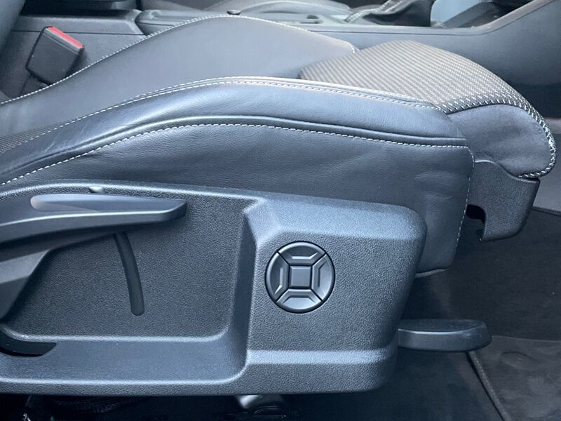 More views of Audi Q3