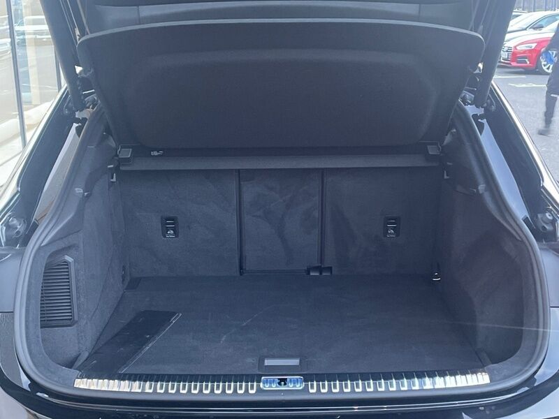 More views of Audi Q3