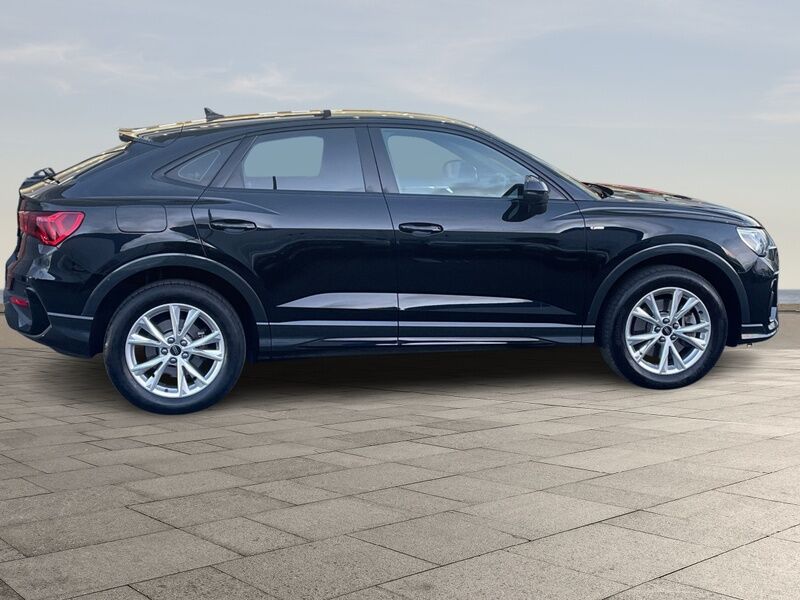 More views of Audi Q3