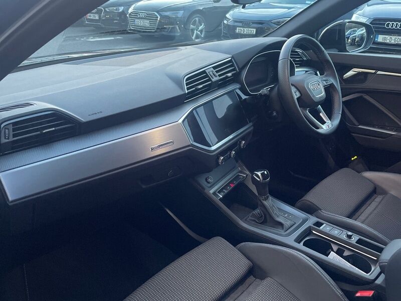 More views of Audi Q3