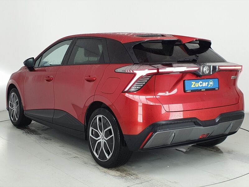 More views of MG MG4