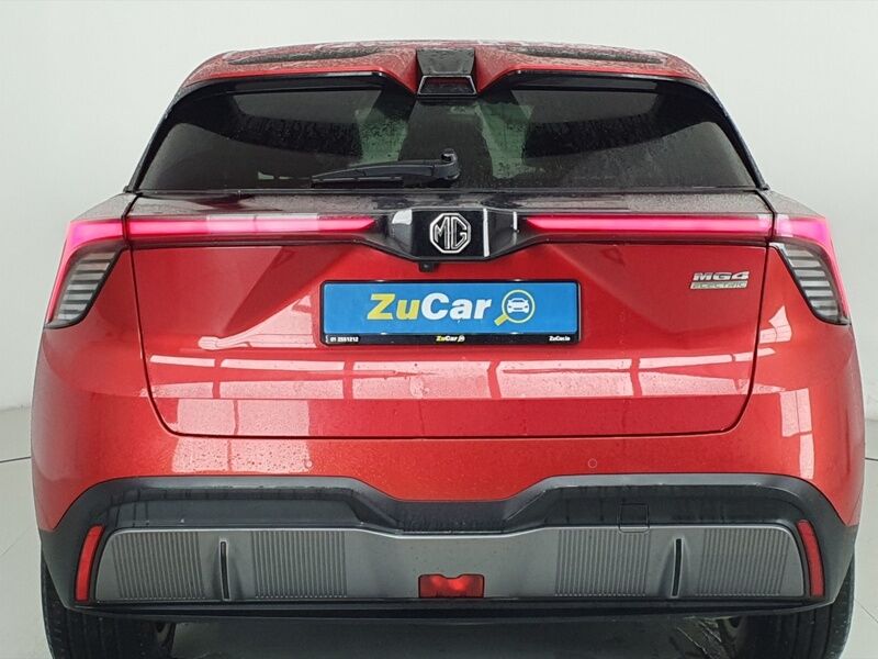 More views of MG MG4