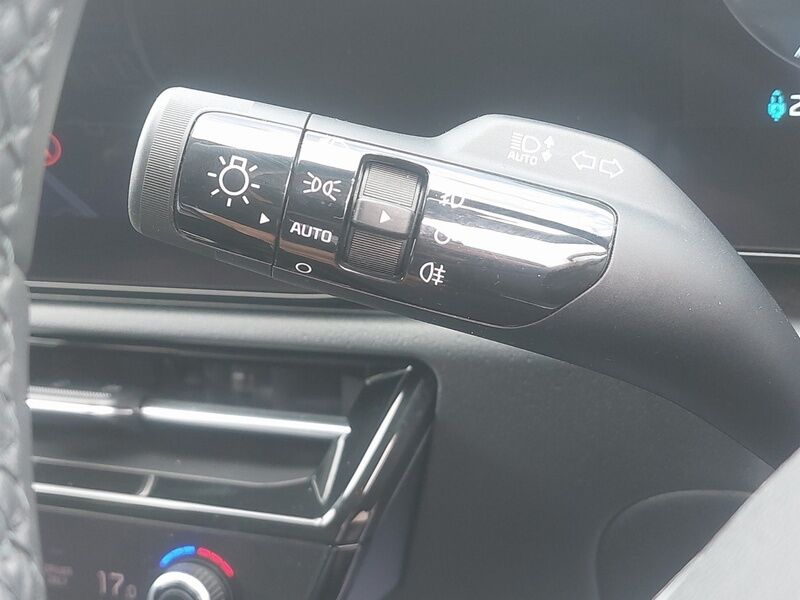 More views of Kia Niro