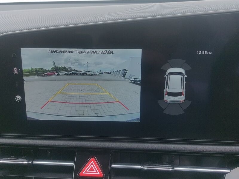 More views of Kia Niro