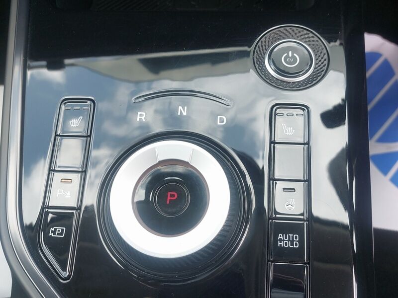 More views of Kia Niro