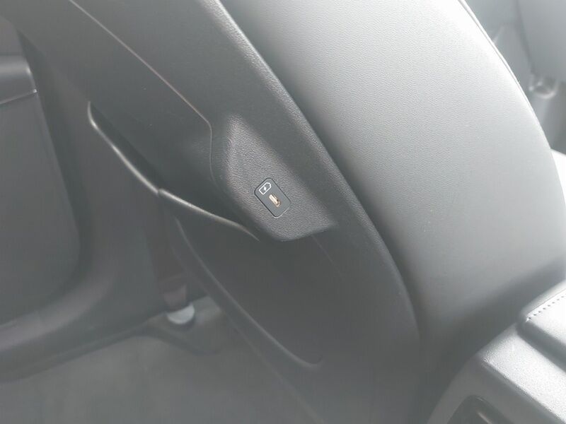 More views of Kia Niro