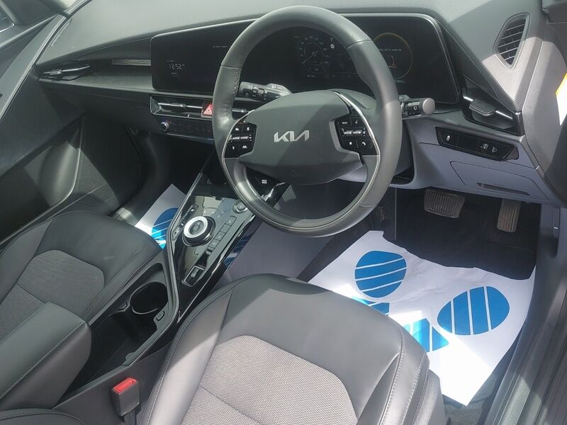 More views of Kia Niro