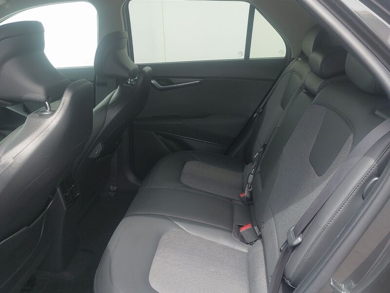 More views of Kia Niro