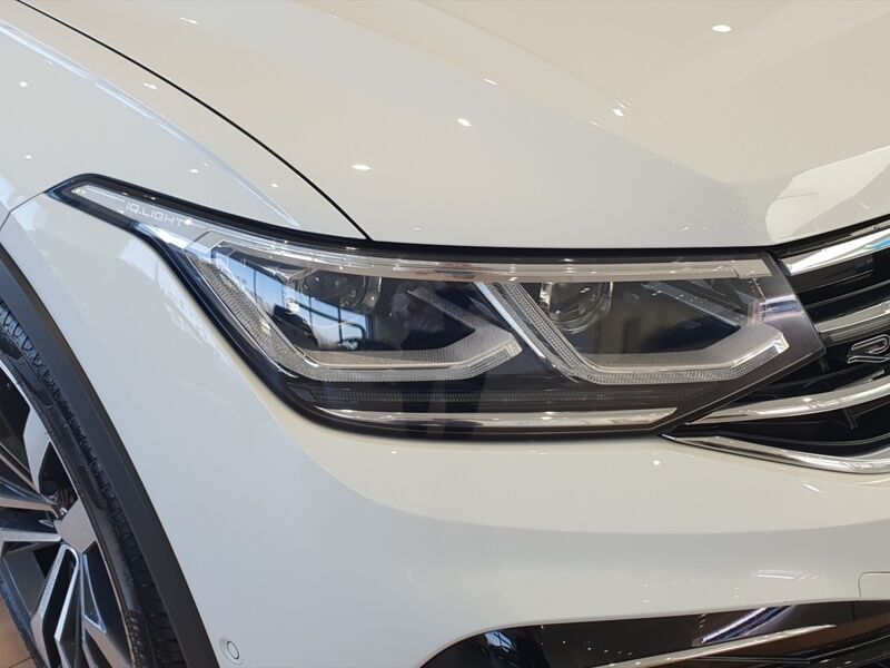 More views of Volkswagen Tiguan Allspace