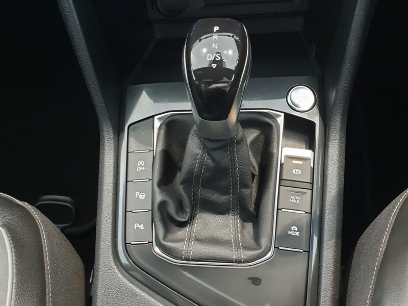 More views of Volkswagen Tiguan Allspace