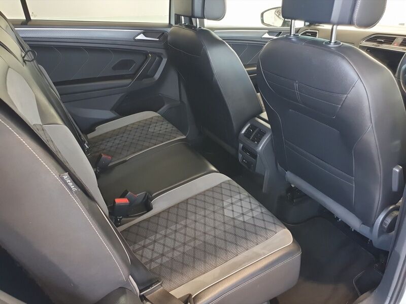 More views of Volkswagen Tiguan Allspace