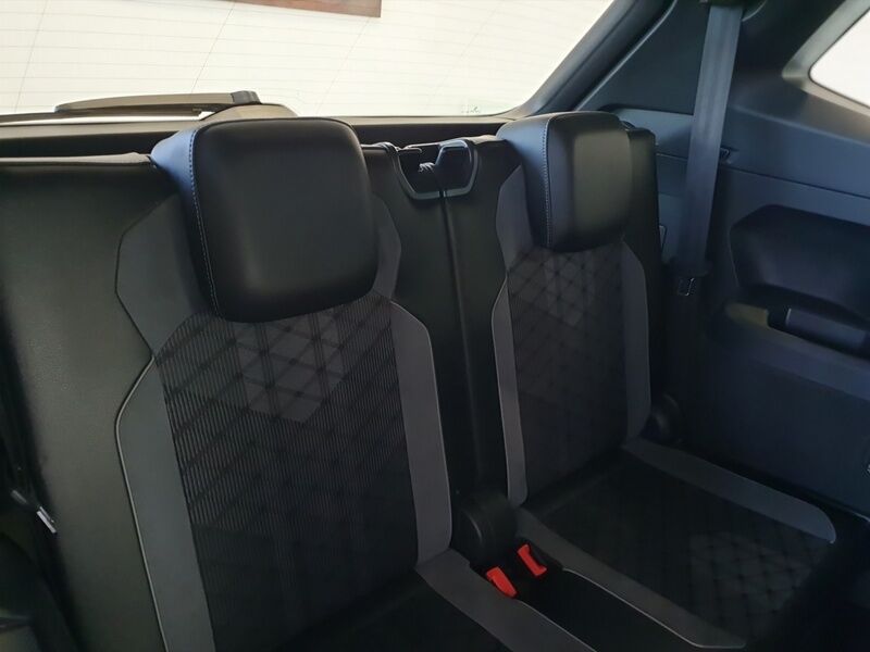 More views of Volkswagen Tiguan Allspace