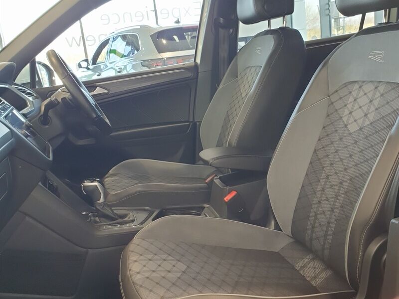 More views of Volkswagen Tiguan Allspace