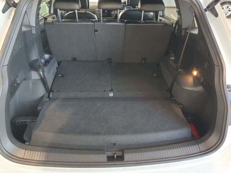 More views of Volkswagen Tiguan Allspace