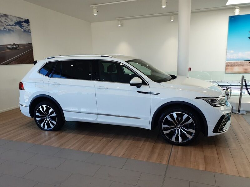 More views of Volkswagen Tiguan Allspace