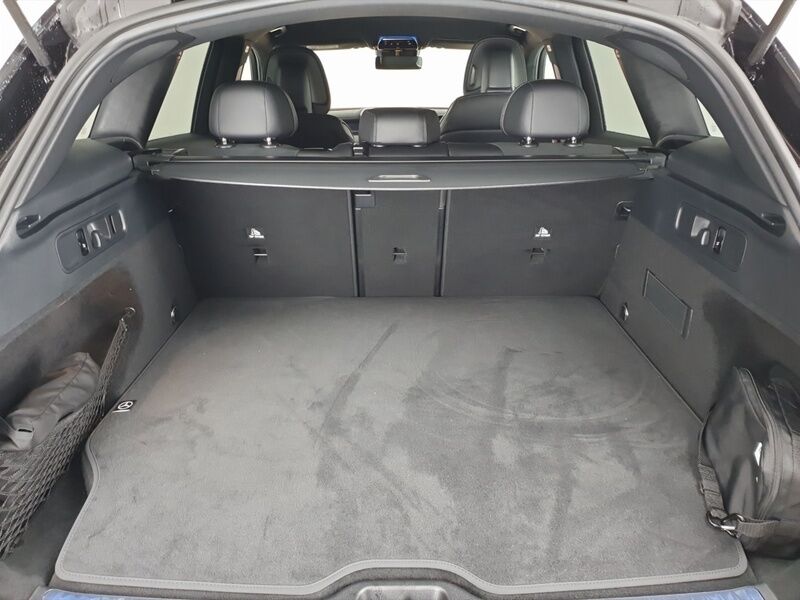 More views of Mercedes-Benz 300