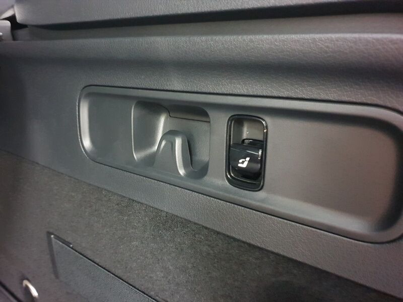 More views of Mercedes-Benz 300