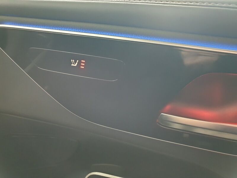 More views of Mercedes-Benz 300