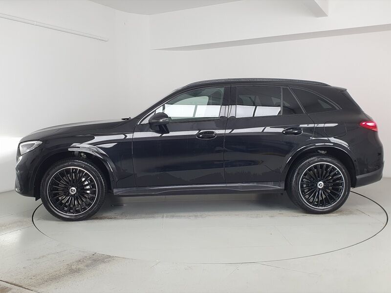 More views of Mercedes-Benz 300