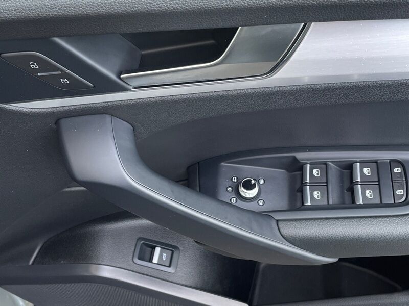 More views of Audi Q5