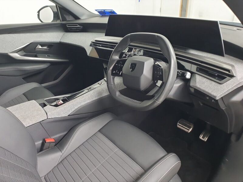 More views of Peugeot 3008