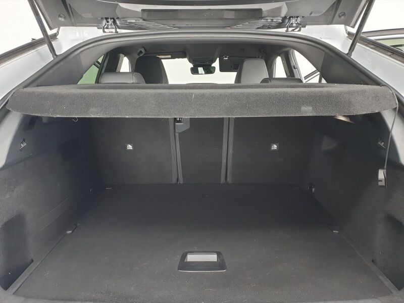 More views of Peugeot 3008