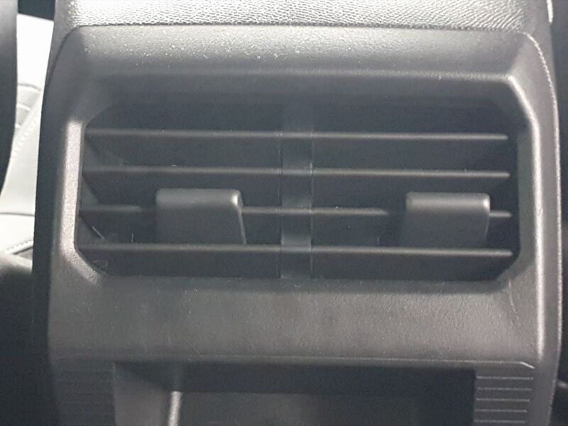 More views of Peugeot 3008