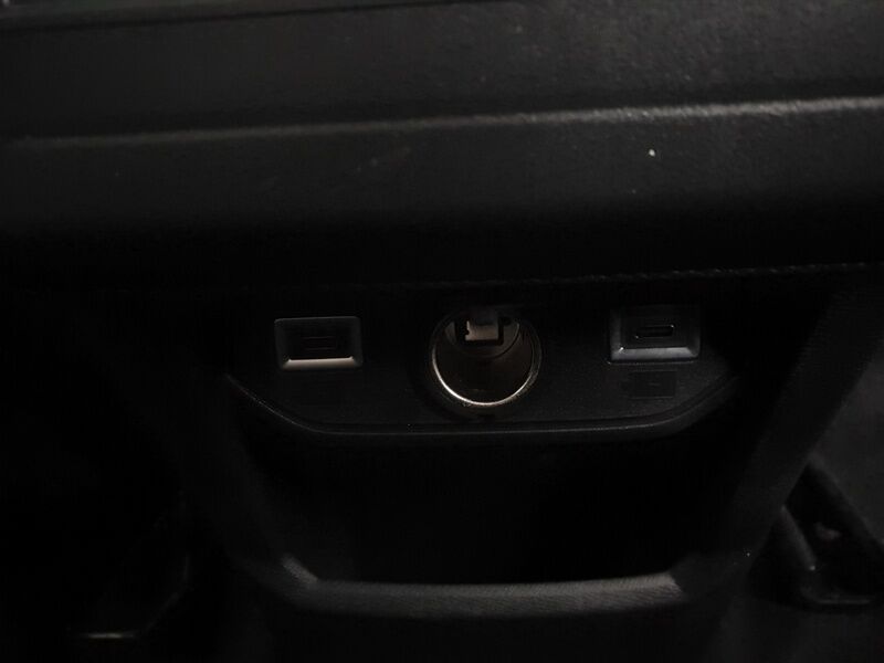 More views of Peugeot 3008