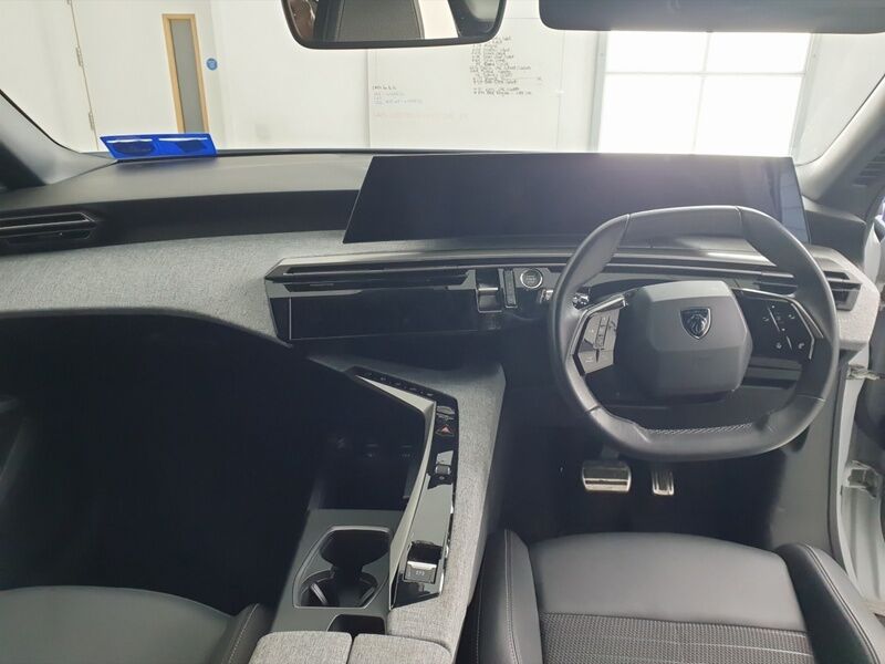 More views of Peugeot 3008