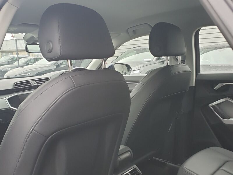 More views of Audi Q3