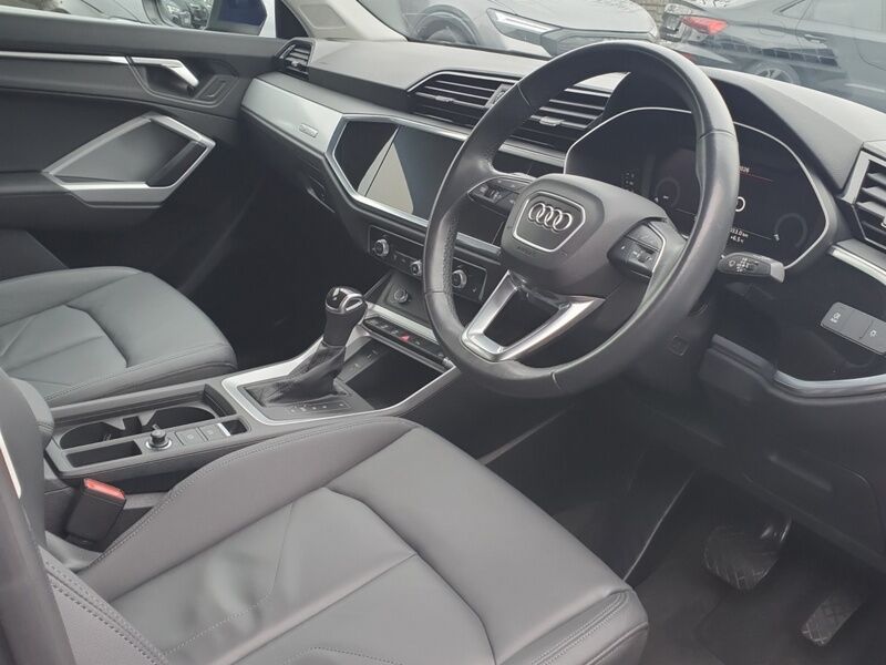 More views of Audi Q3