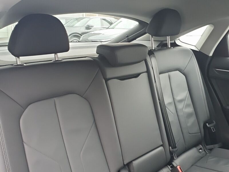 More views of Audi Q3