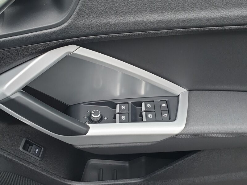 More views of Audi Q3