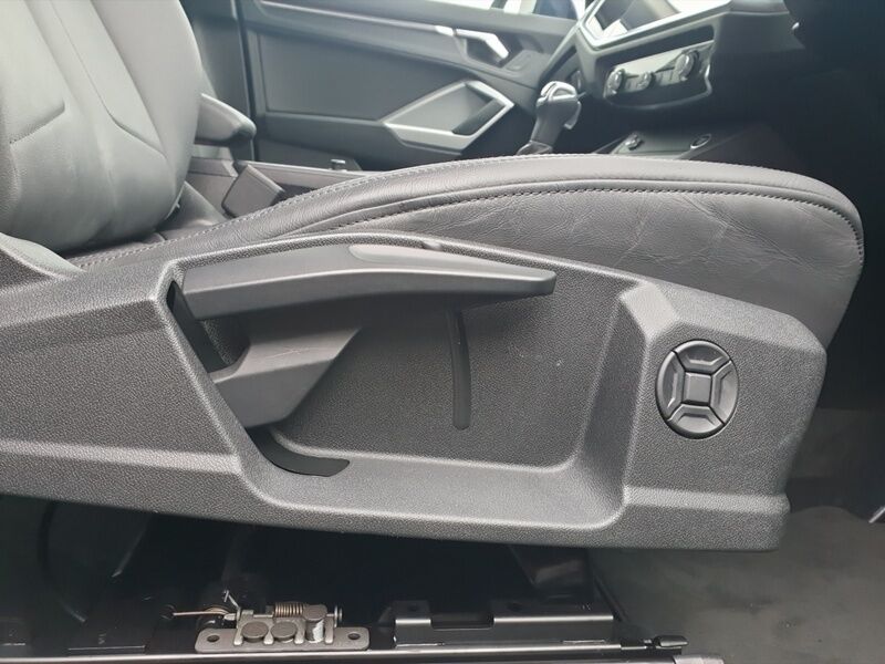 More views of Audi Q3