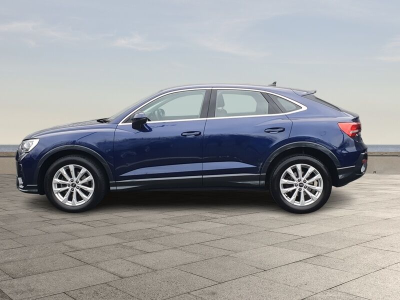 More views of Audi Q3