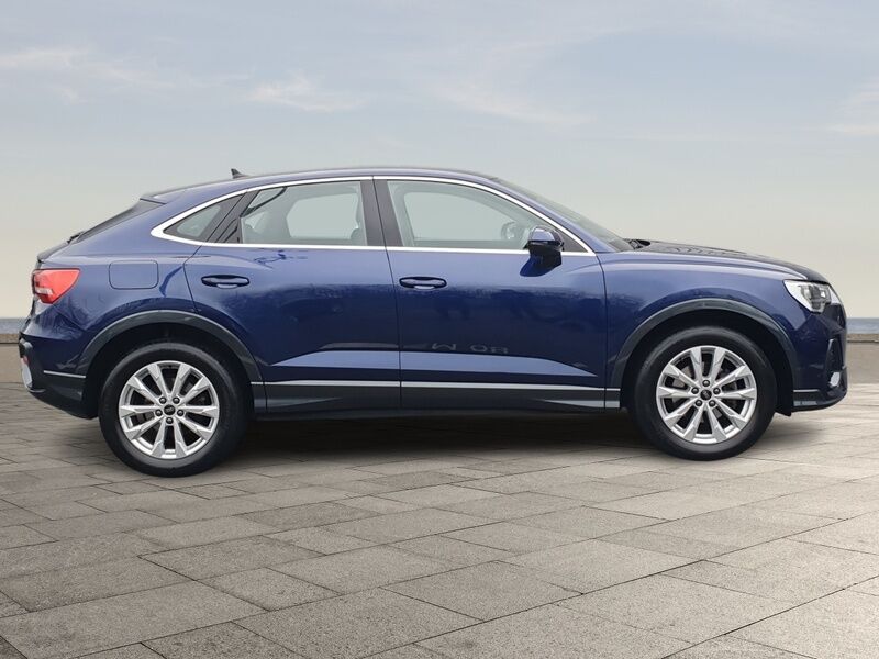 More views of Audi Q3