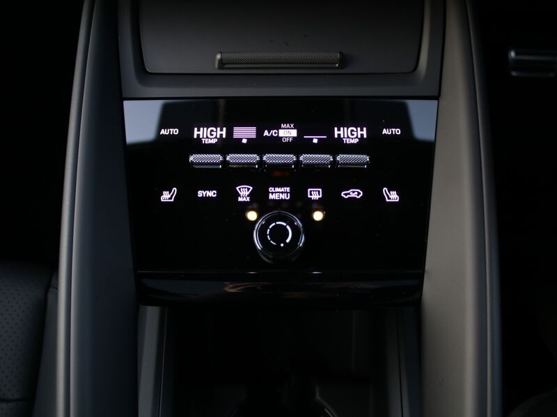 More views of Porsche Macan