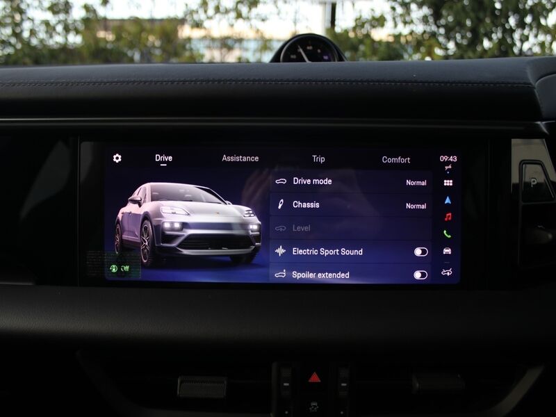 More views of Porsche Macan