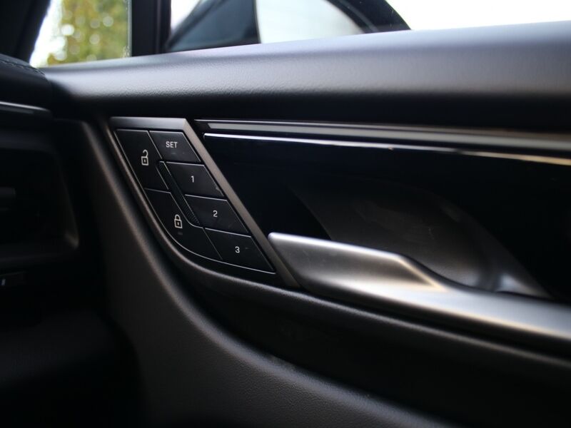 More views of Porsche Macan