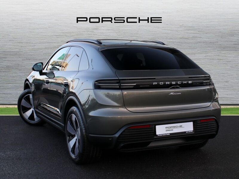 More views of Porsche Macan
