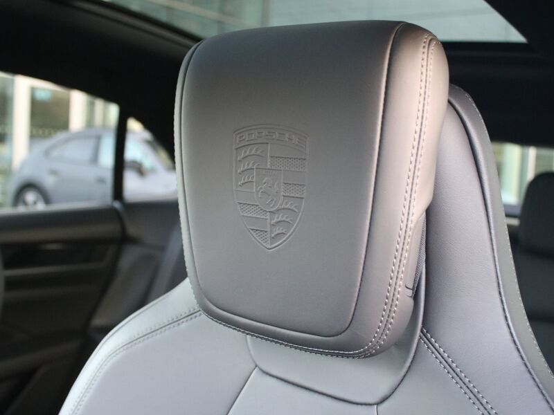 More views of Porsche Macan
