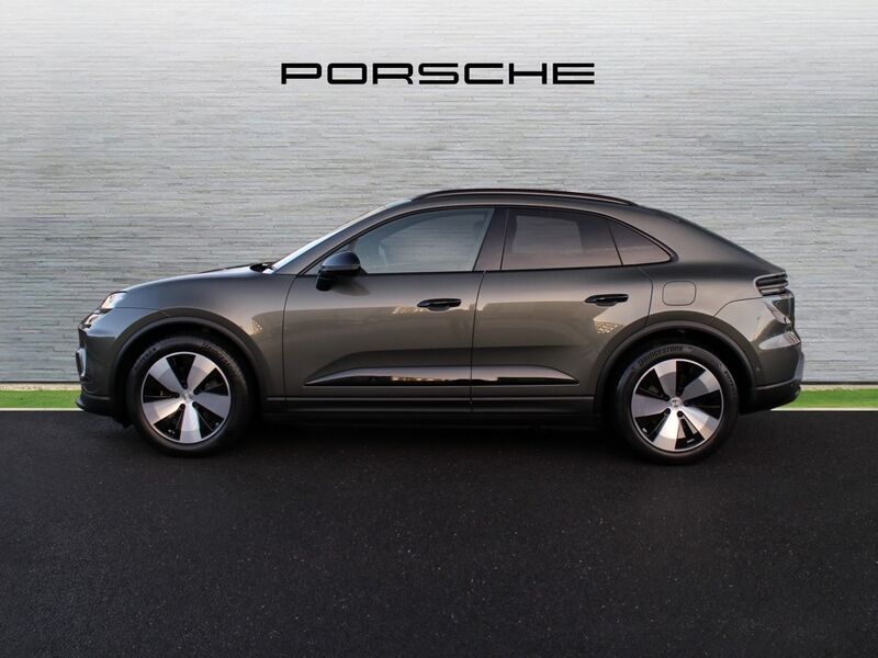 More views of Porsche Macan