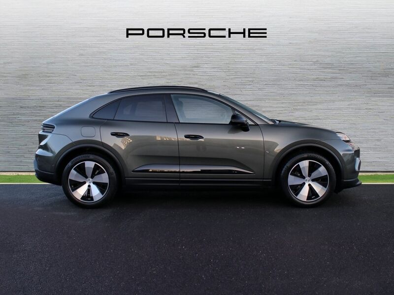 More views of Porsche Macan