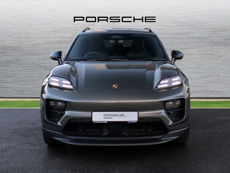 More views of Porsche Macan