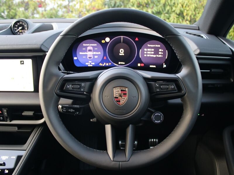 More views of Porsche Macan