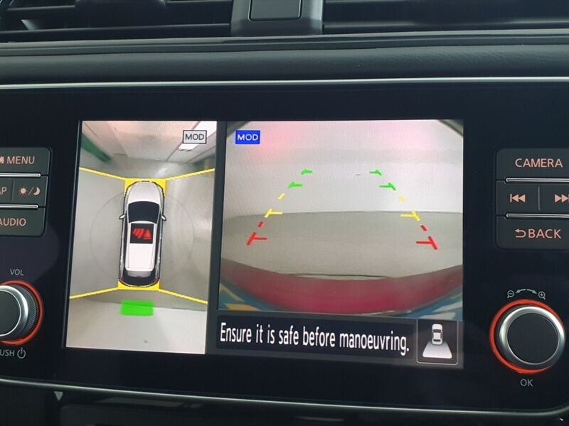 More views of Nissan Leaf