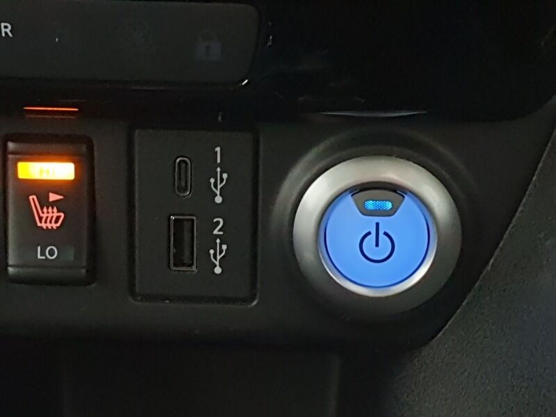 More views of Nissan Leaf