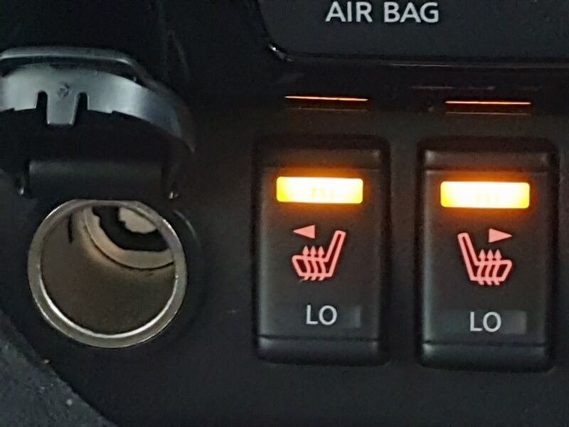 More views of Nissan Leaf